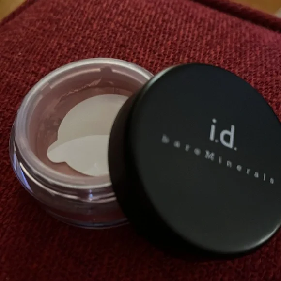 Bare minerals rose radiance highlighter, blush rare discontinued NEW - Picture 2 of 3